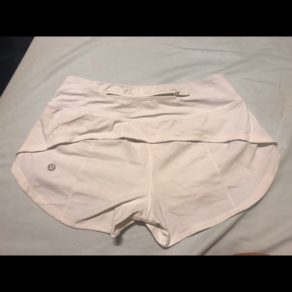 white speed lulu shorts NO LINER sz 0 2.5 inseam